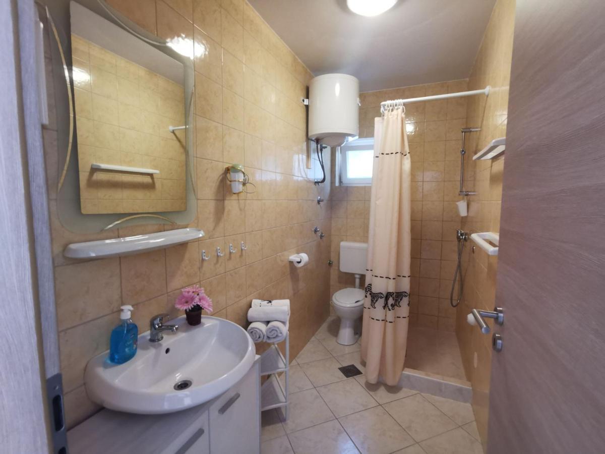 Apartments With A Swimming Pool Punat, Krk - 5378 Exterior foto